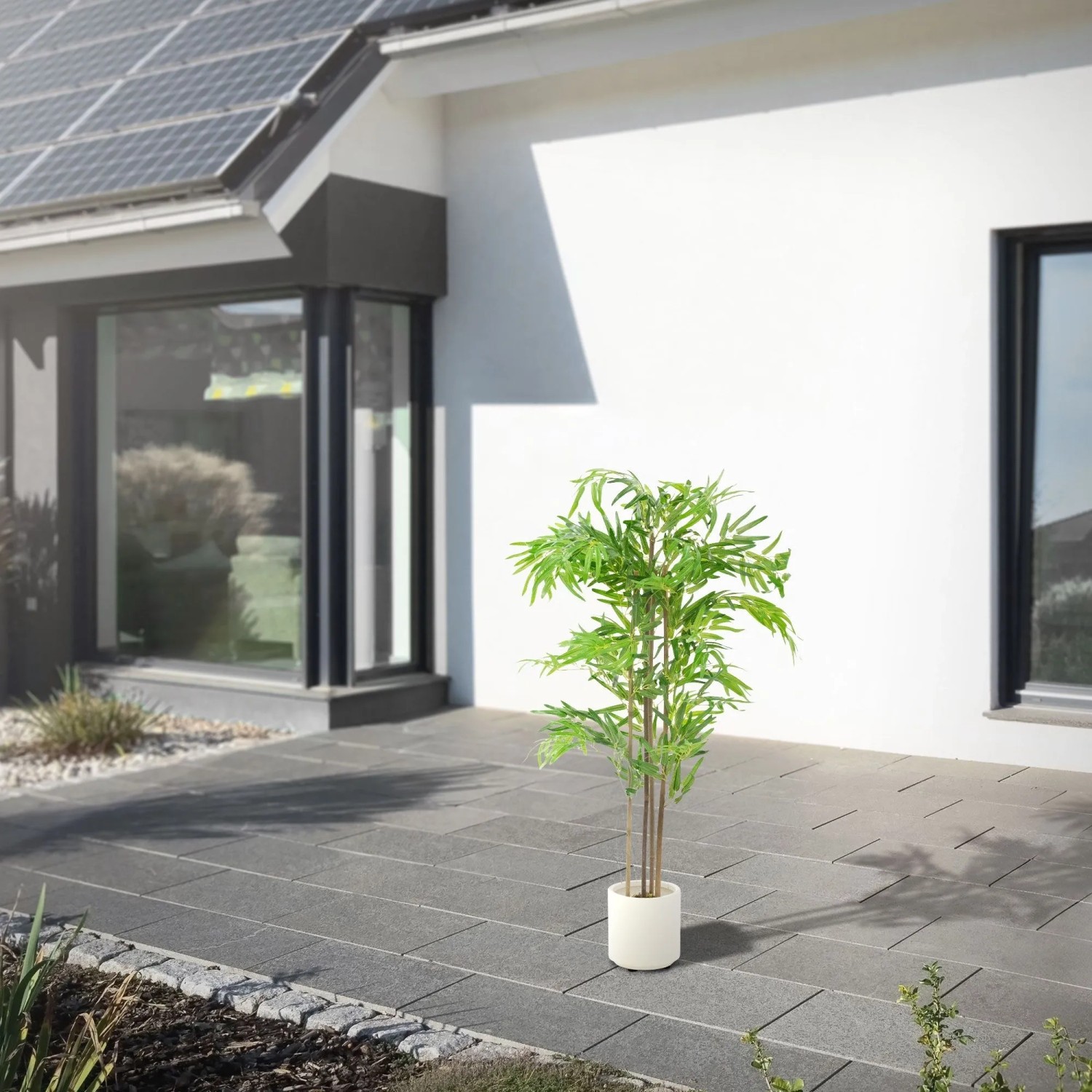 ML-Design künstlicher Bambus, 120 cm, mit Echtholzstamm im weißen Topf für den Außenbereich.
