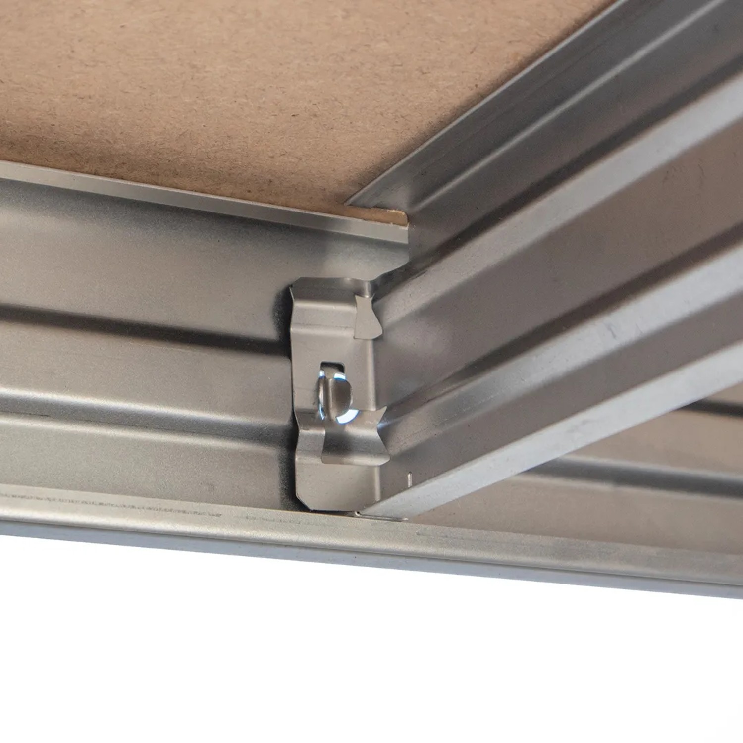 Detailaufnahme: AR Shelving Schwerlastregal Bullrack, verzinkter Stahl, Steckverbindung.