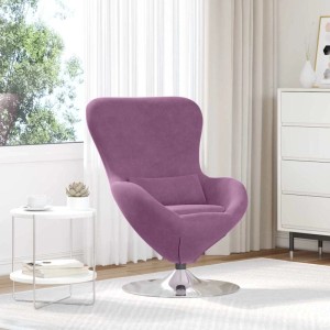 Lila Samt Eiersessel mit drehbarer Metallbasis im modernen Wohnzimmer. Bequemer Loungesessel.