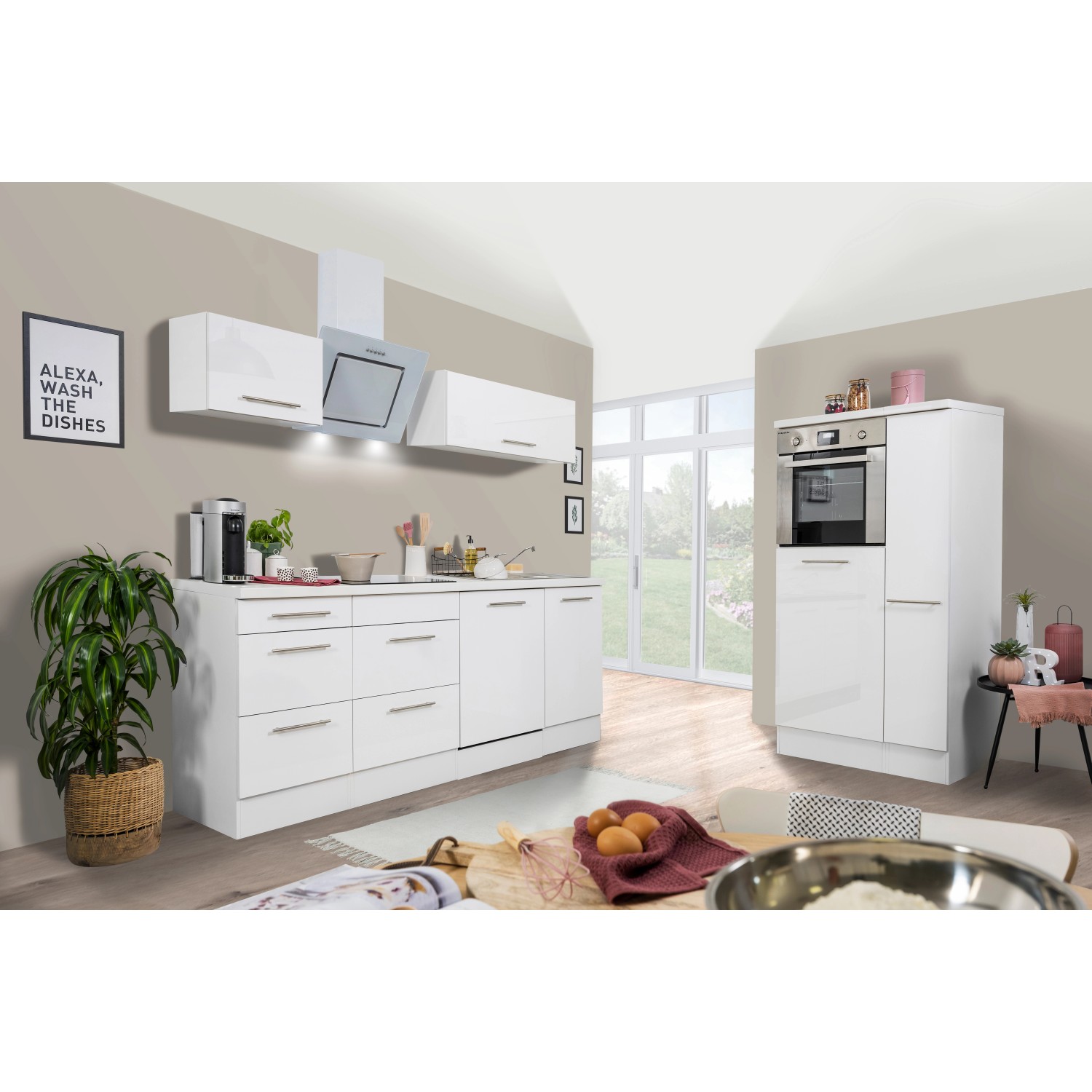 Respekta Premium Küchenzeile 310 cm in Weiß Hochglanz mit E-Geräten und Apothekerschrank.