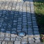 Bodeneinbauleuchte Forto Stahl-Blank in Pflastersteinen. Runde LED-Leuchte für den Außenbereich.
