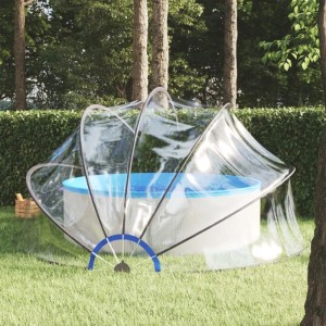 Transparente Furnicato Pool Kuppel 440x220 cm schützt Pool im Garten vor Laub und Regen.