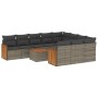 11-teilige graue Garten-Sofagarnitur aus Polyrattan mit Tisch und Kissen.