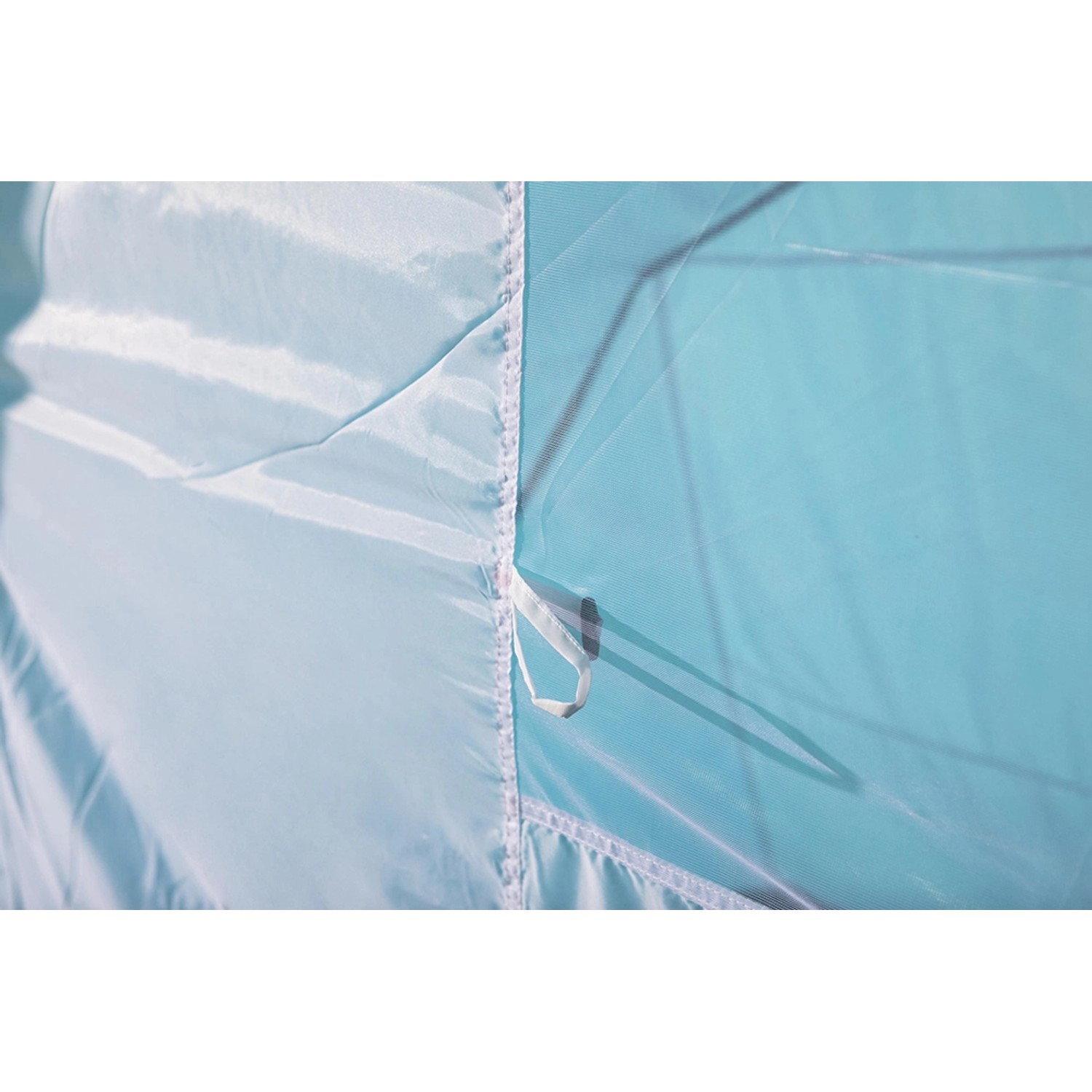 Detailaufnahme: Helle Zeltwand des Pavillo Family Ground 6 Zeltes, Camping & Zubehör.