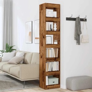 Hohes Bücherregal in Altholz-Optik, 40x30x198 cm, im Wohnzimmer.