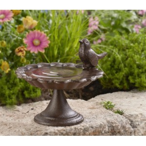 Braune Westfalia Vogeltränke aus Metall mit Vogel-Figur und Fuß für den Garten.