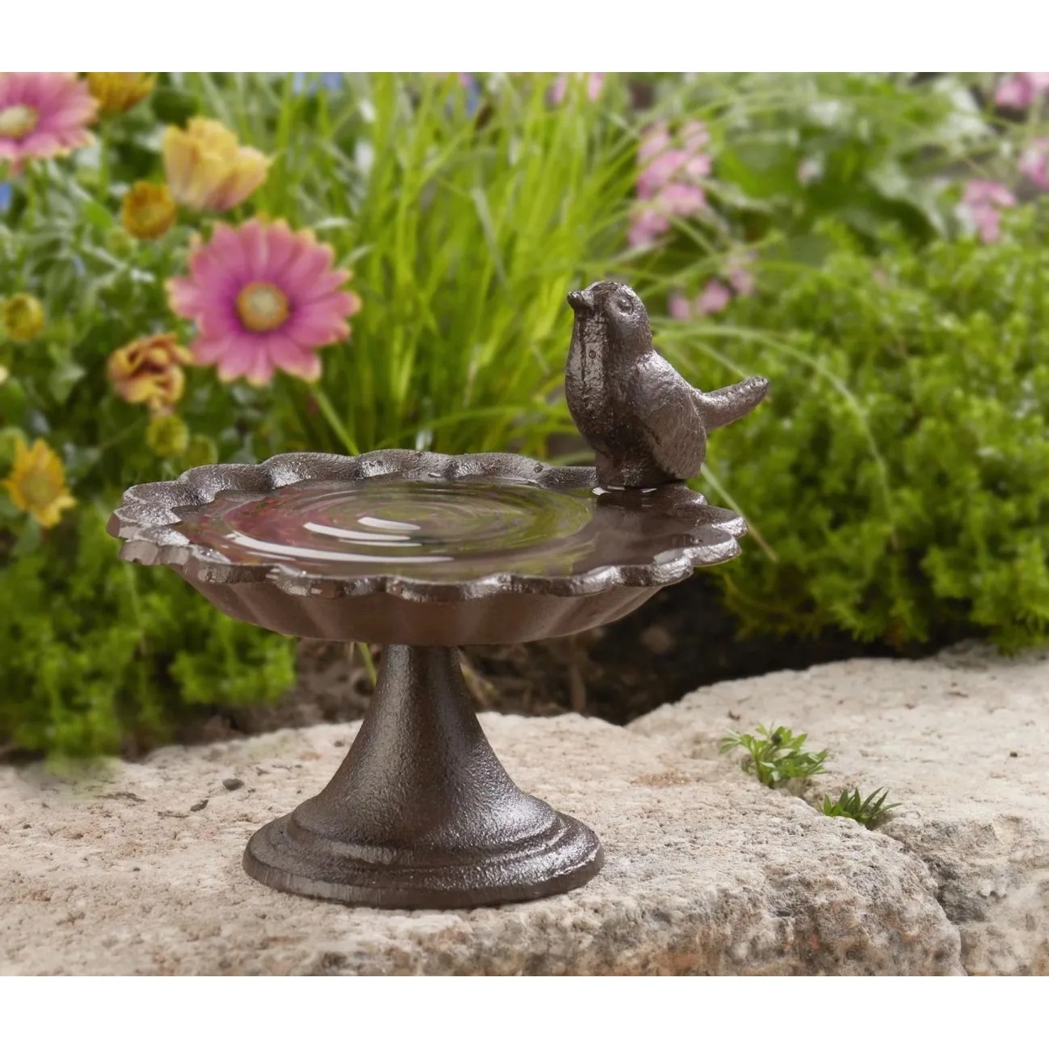 Braune Westfalia Vogeltränke aus Metall mit Vogel-Figur und Fuß für den Garten.