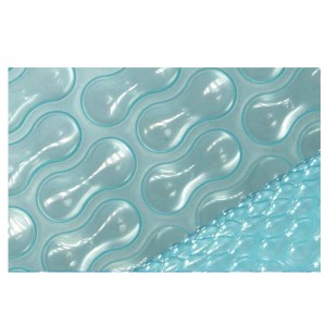 Hellblaue Evolution Solarplane 600x300 cm mit Geobubble-Technologie für maximale Pool-Erwärmung.