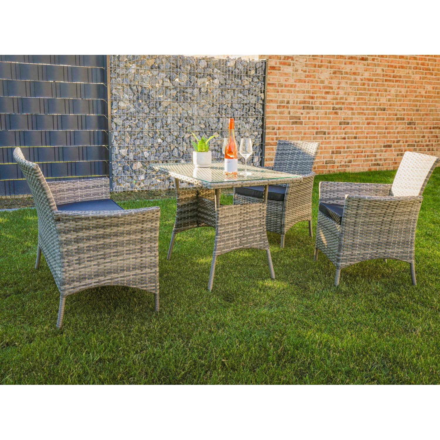 Acamp Lounge-Set Nina, 4-teilig, grau-meliert, mit Tisch, Sofa und Sesseln für Garten oder Balkon.