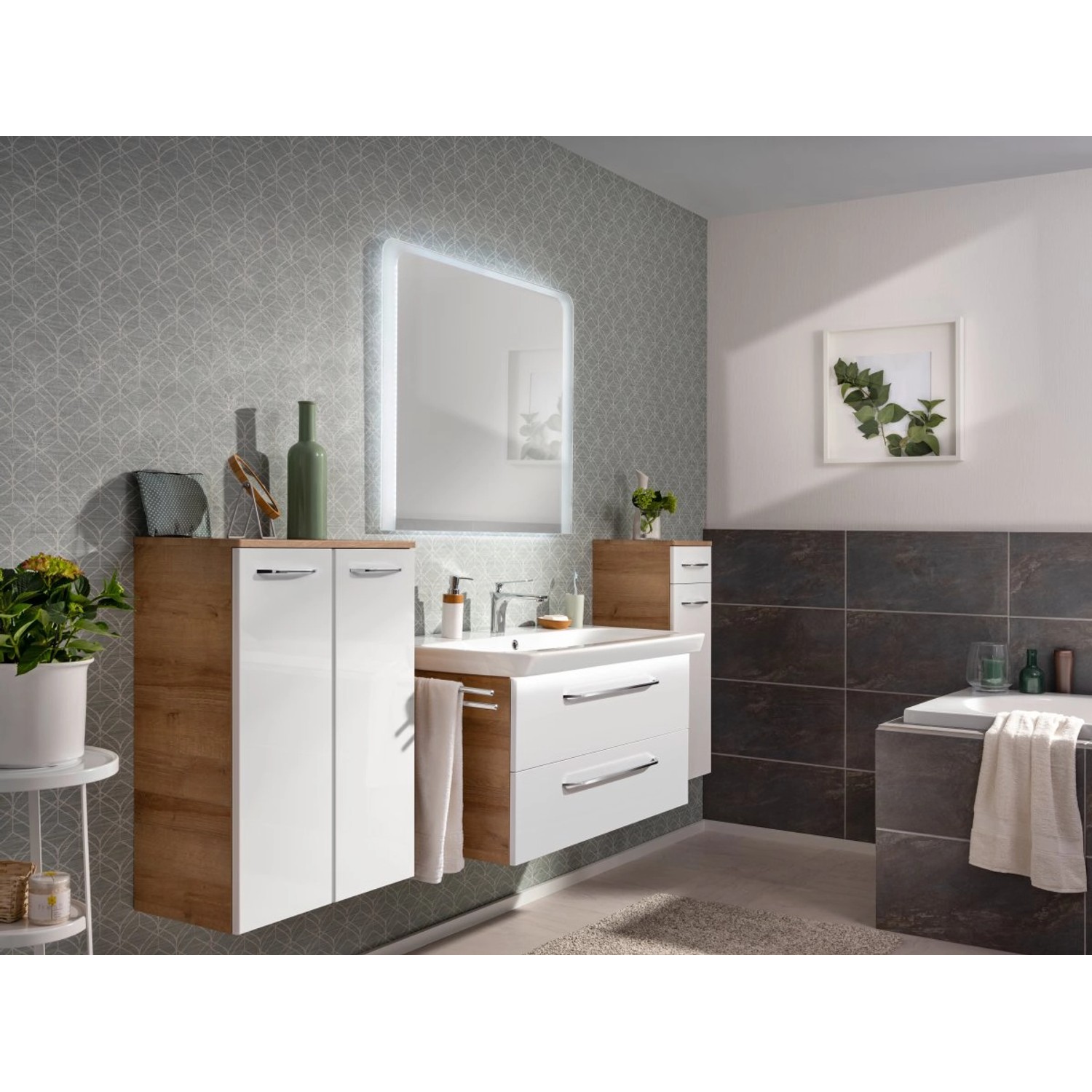 Fackelmann Milano Keramik-Waschbecken, 107,5 cm, weiß, mit Unterschrank und Spiegel im modernen Badezimmer.