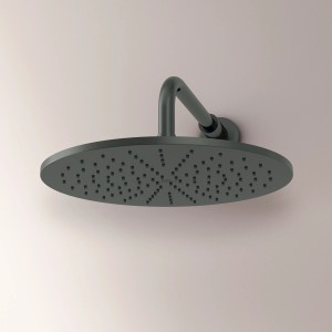 Runde, graue Ideal Standard Kopfbrause Idealrain Atelier (Ø300 mm) mit Wandarm.