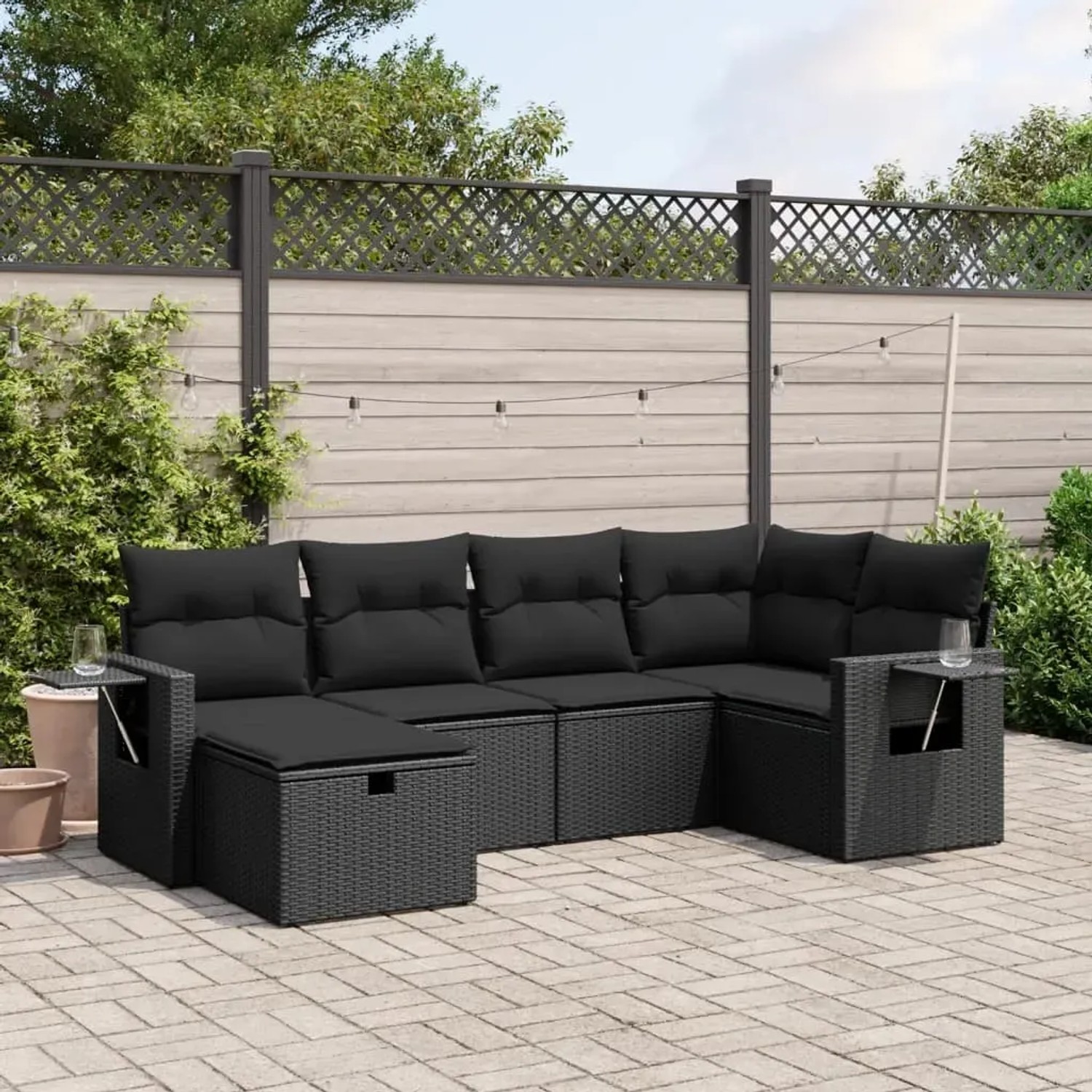 Schwarze 6-tlg. vidaXL Garten-Sofagarnitur aus Poly Rattan mit Kissen für Terrasse und Garten.