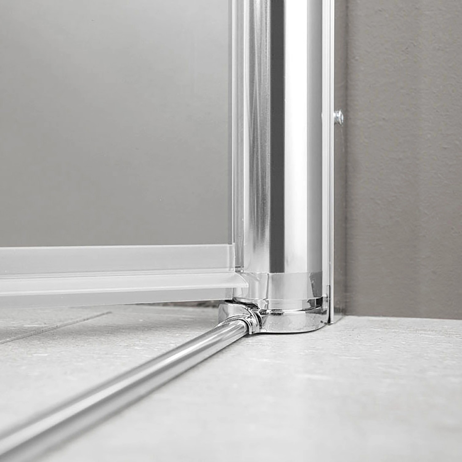 Detailaufnahme: Breuer Elana Drehtür Nische, silber matt, Klarglas, Hebe-Senkmechanismus.