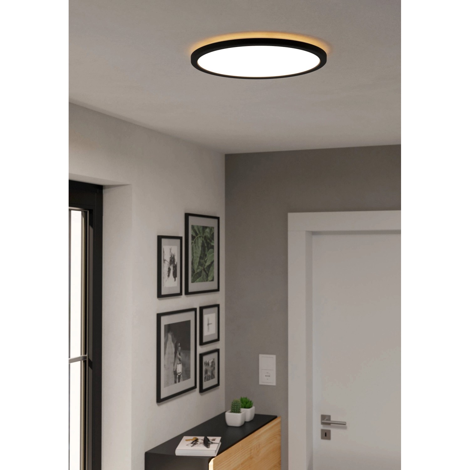 Schwarze Eglo LED-Deckenleuchte Rovito-R, Ø 39cm, für Wohnraumbeleuchtung.