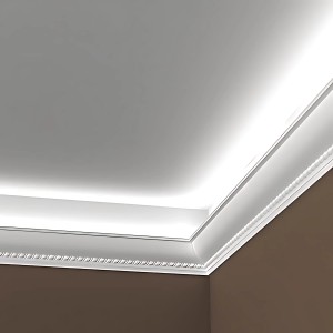 Weiße PROFHOME Eckleiste mit indirekter Beleuchtung an Decke und Wand.