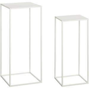 Zwei weiße Mica Decorations Beistelltische Quinty, 25x25x60 cm, aus Metall.