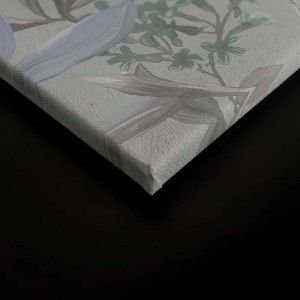 Leinwandbild mit tropischen Blättern, Monstera, Schmetterlingen und Blumen in Mint und Hellblau.