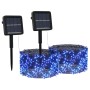 Zwei blaue Solar-Lichterketten mit je 200 LEDs für den Innen- und Außenbereich.