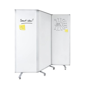 Dreiteilige, magnetische KARAT Mobile Trennwand/Whiteboard (180x180 cm) mit Rollen.