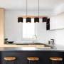 Moderne Reality Pendelleuchte Cameron, 4-flammig, mit Holz und schwarzen Stoffschirmen in Küche.