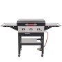 Char-Broil Griddle 3400 Gasgrill mit Gusseisenplatte, Seitenablagen und Deckel.