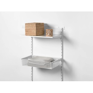 Weißes Metall-Drahtgitterkorb-Regal (12x39x60cm) mit Korb und Ablageboden zur Aufbewahrung.