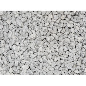 Grauer Granitsplitt (8-16 mm) als Zierkies für Gartenwege und Steingärten.