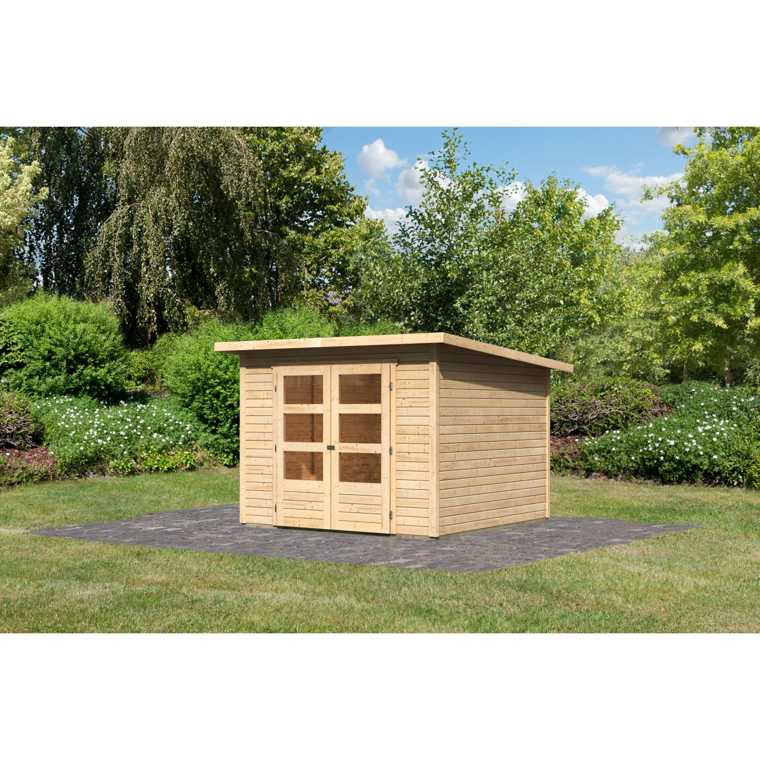 Unbehandeltes Karibu Holz-Gartenhaus Sitten mit Pultdach im Garten.