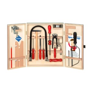 Pebaro Laubsägeschrank, 24-teiliges Werkzeug-Set mit Laubsäge, Hammer, Zange und weiterem Zubehör im Holzkasten.