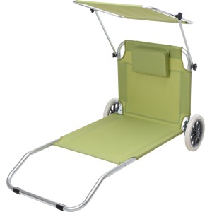 Grünes Strandbett mit Kissen, Sonnenschutz und Rädern für Camping & Freizeit.