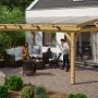 Freistehende Skan Holz Terrassenüberdachung Sanremo aus Leimholz mit Polycarbonatplatten.