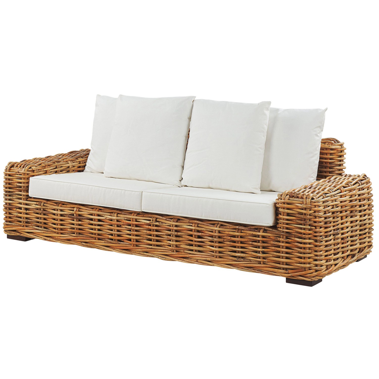 Beiges Beliani Gartensofa aus Rattan mit weißen Kissen (94x218x67 cm).