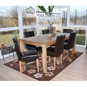 MCW Esszimmerstuhl Littau 2er-Set, braunes Leder, helle Holzbeine am Esstisch.