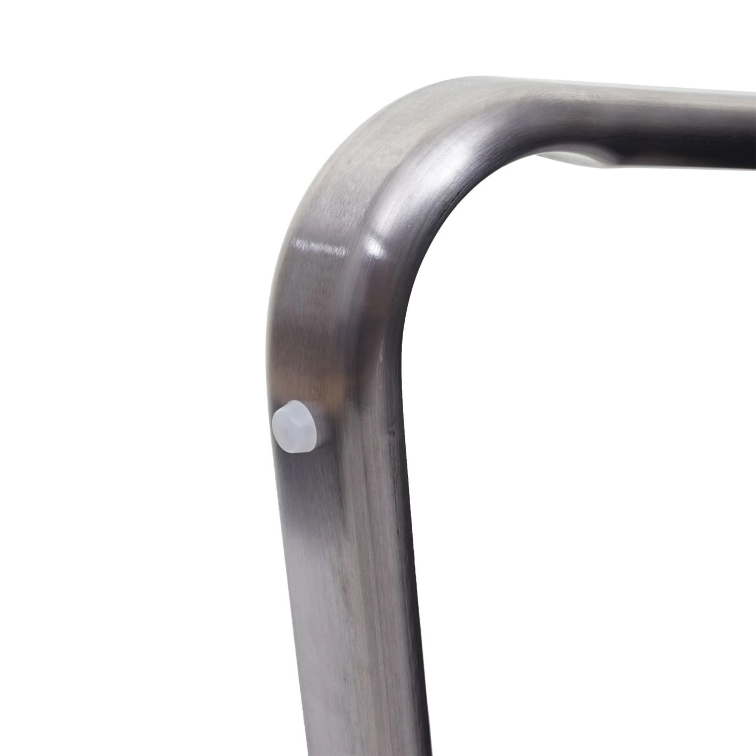 Detailaufnahme: Edelstahl-Gestell der MCW Sitzbank H70, Garderobenbank mit Fußbodenschoner.