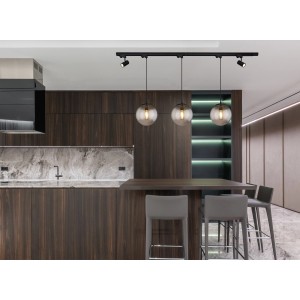 Schwarze Globo Deckenleuchte Blama mit 5 Leuchten und rauchfarbenen Glasschirmen.