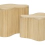 Zwei organische Beistelltische Marsa aus hellem Rattan, mit geschwungenen Deckeln und Stauraum. Ideal als Nachttische.