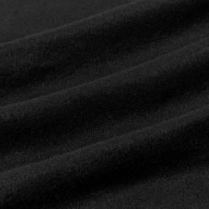 Schwarze vidaXL Überwurfdecke (240x220 cm) aus weichem Fleece, Detailansicht.