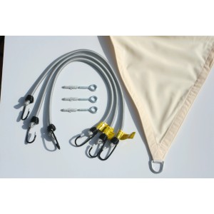 Floracord Dreiecksonnensegel, helles Elfenbein, 360 cm, mit Zubehör wie Spanngurten und Schrauben.