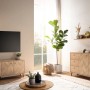 Schildmeyer Visby Wandregal Eiche Hell, helles Holzregal mit Deko im modernen Wohnzimmer.