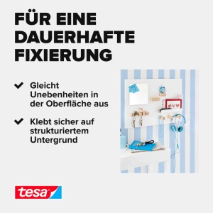 Tesa Montageband fixiert Wandorganizer auf gestreifter Tapete. Ideal für strukturierte Untergründe, gleicht Unebenheiten aus.