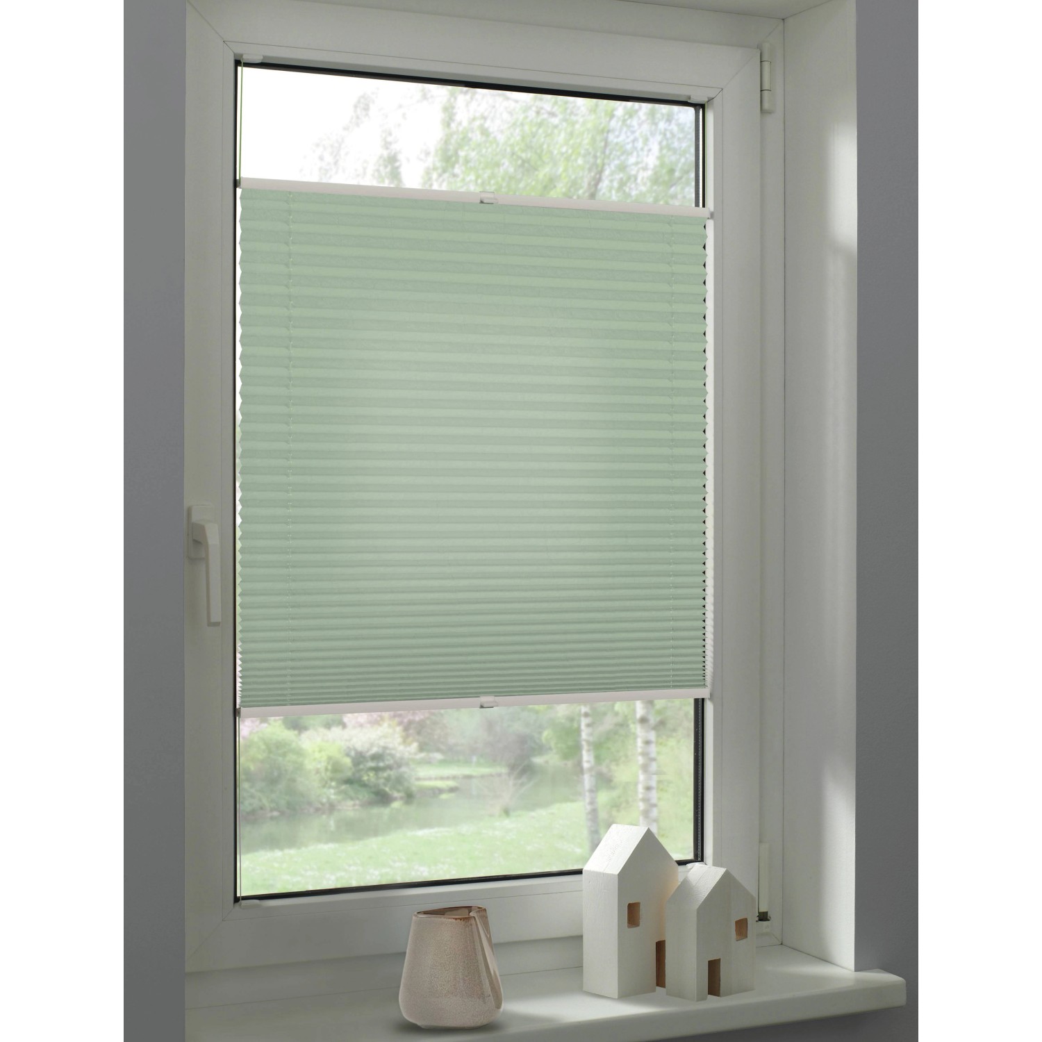 Schöner Wohnen Plissee Milla, 80x220 cm, Grün, am Fenster montiert. Lichtdurchlässig und blickdicht.