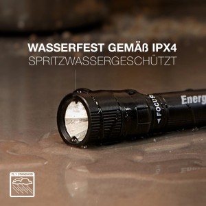 Schwarze Energizer X-Focus Taschenlampe, wasserfest und mit Strahlfokussierung.
