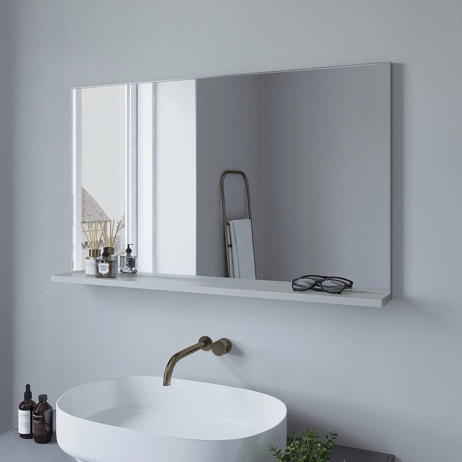 Rechteckiger Aquabatos Badspiegel 100x60 cm mit Ablage und silber mattem Aluminiumrahmen.