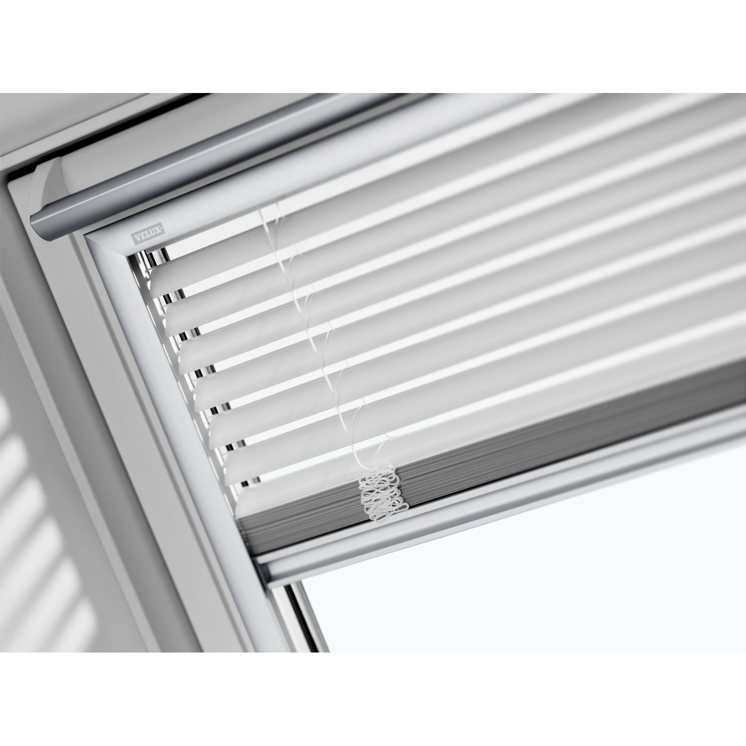 Weiße Velux Jalousie PAL C06 7001S für Dachfenster, manuell bedienbar.