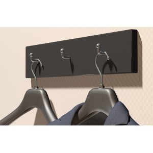 Anwendungsbeispiel: Kleber Fischer 320 Kilo zum Anbringen einer Garderobe.