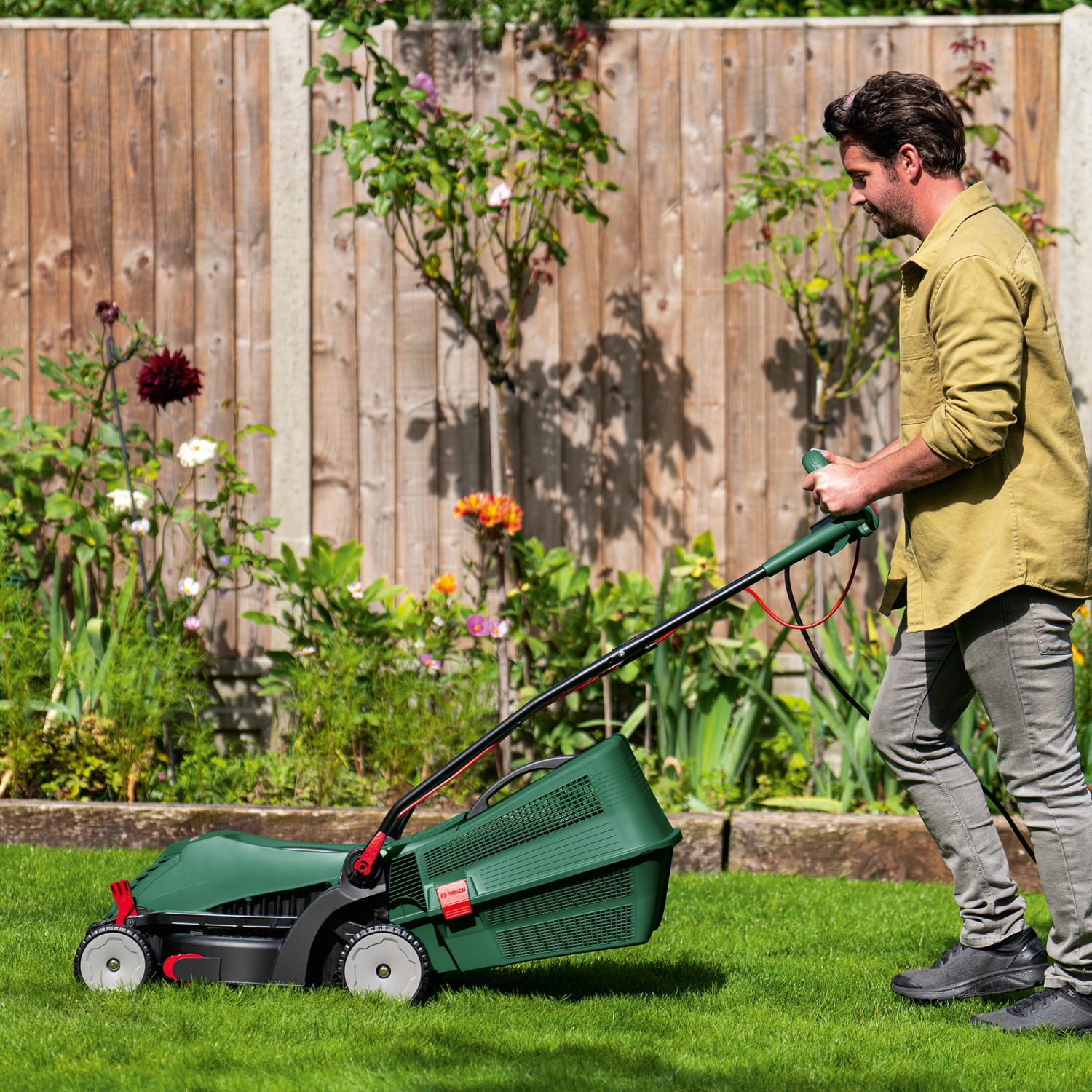 Bosch Elektrorasenmäher Universal Rotak 34-405 kaufen bei OBI