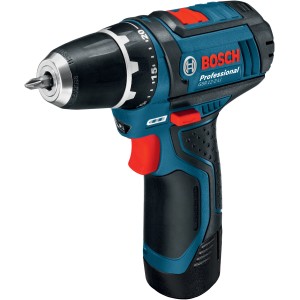 Bosch Professional GSR 12V-15 Akku-Bohrschrauber mit Akkus und Bit-Set in Tasche.