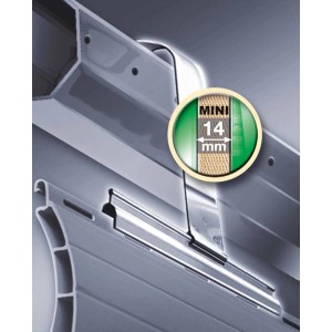 Schellenberg Rollladenaufhängung Mini aus Edelstahl, Detailaufnahme der Montage am Rollladen.