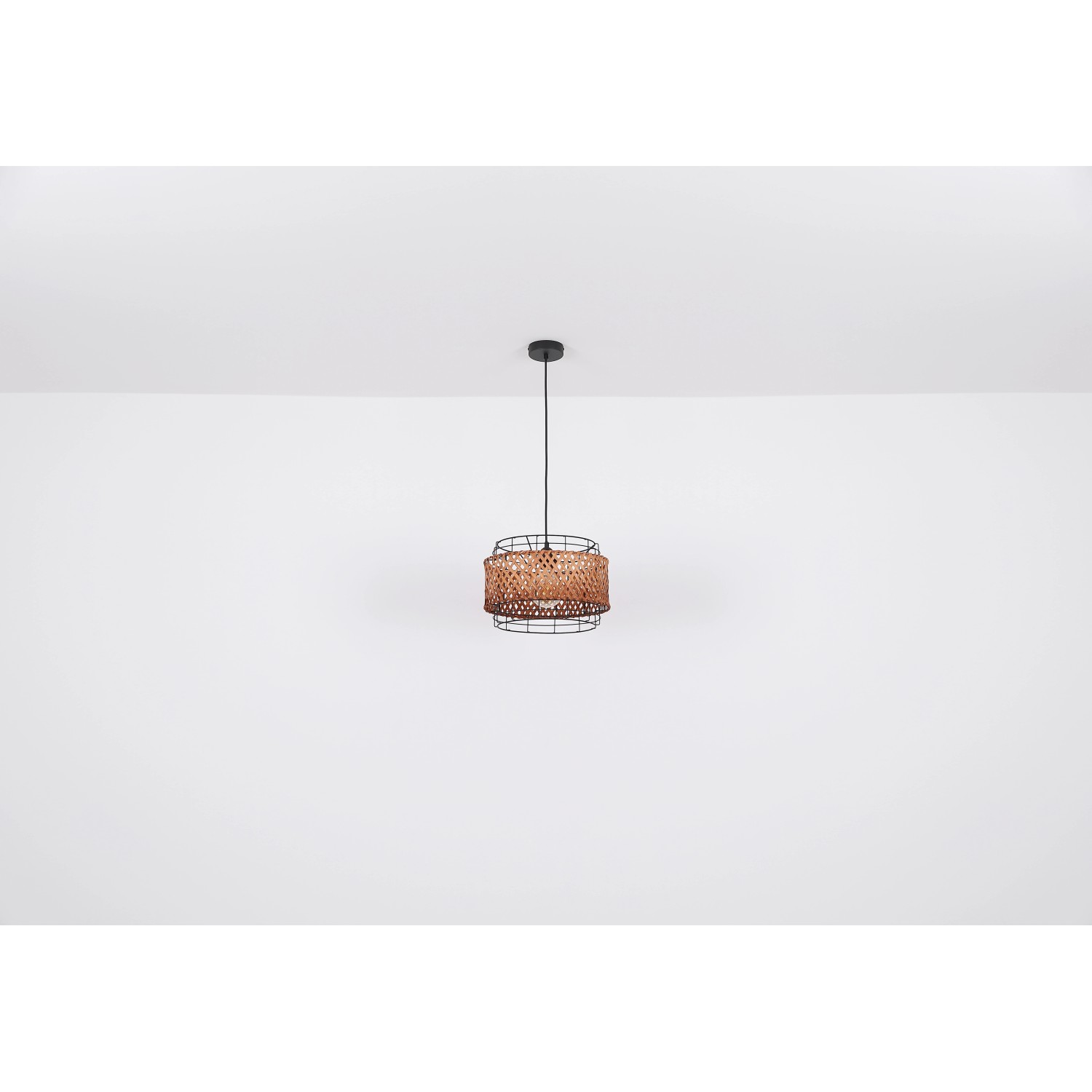 Globo Deckenleuchte Gina, Ø 35 cm, im Industrial/Boho Design mit schwarzem Metallkorb und Bambusgeflecht.