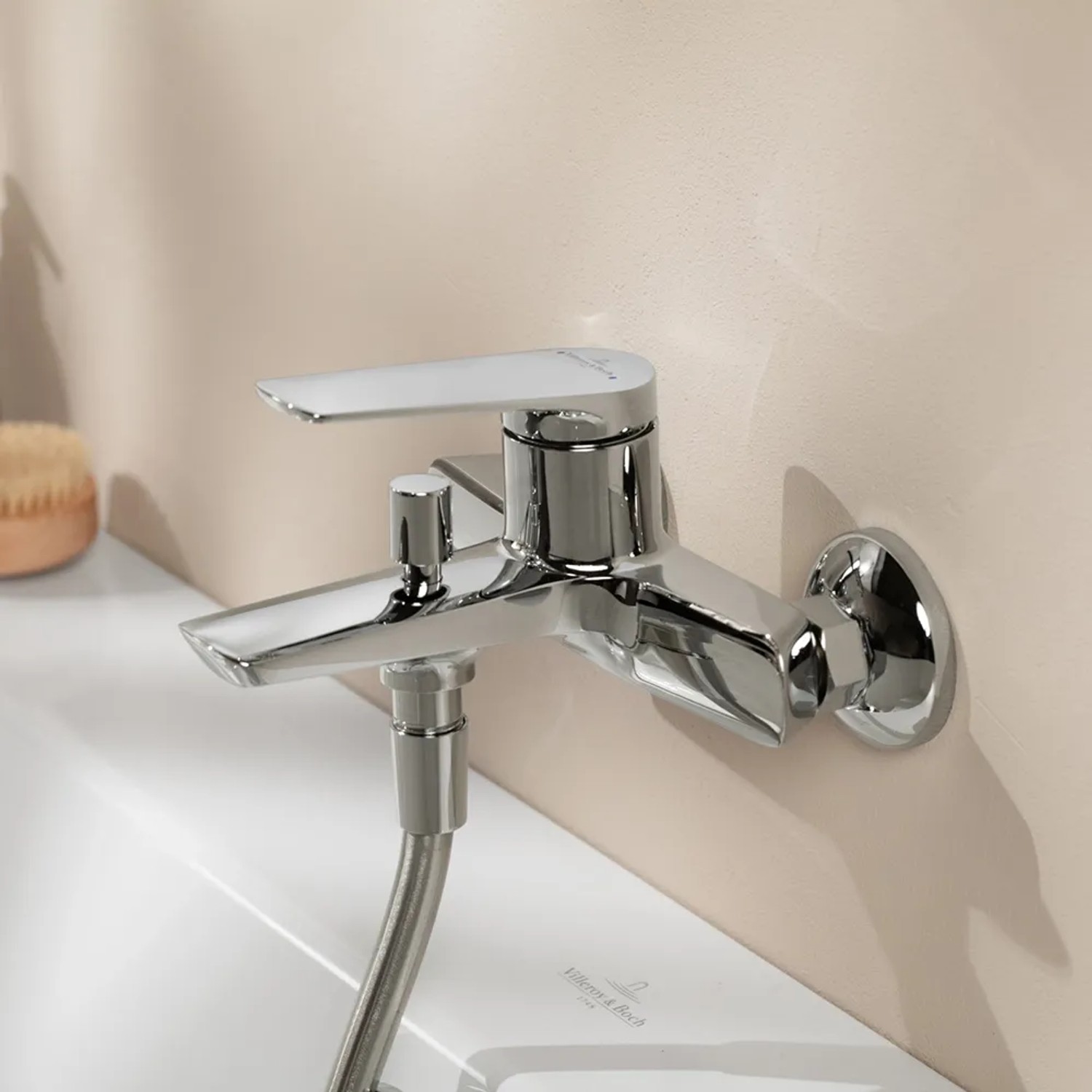 Villeroy & Boch Oasis Badewannenarmatur, Aufputz, Chrom, rund. Modernes Design mit Einhebelmischer & Brauseanschluss.